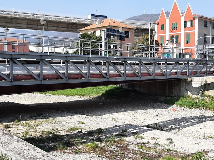 Vado, lavori di ripristino dell'argine del Segno nei pressi dei ponti di via Fontanella e via Bertola: ordinanza del sindaco