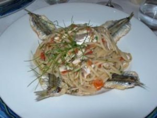 Linguine alle acciughe e pinoli contro gnocchi al pesto: la Pro Loco di Laigueglia e quella di Calice Ligure al Memorial Bartolomeo Marchiano