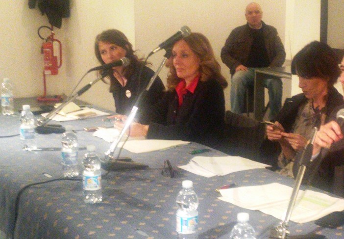 Lilli Lauro alla tavola rotonda con i candidati presidenti: "Più risorse alle associazioni che si occupano di ogni tipo di dipendenza"