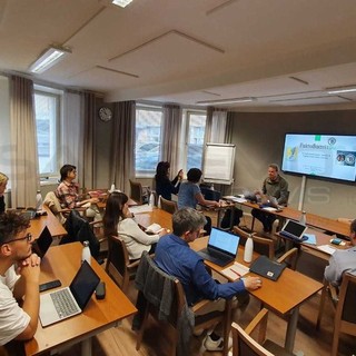Il nostro gruppo editoriale a lezione di fact-checking in Finlandia: focus con FaktaBaari tra lotta alle fake news e formazione per le future generazioni