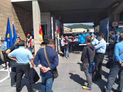 Sciopero Tpl, Marco Ravera (Sinistra per Savona): "I lavoratori stanno vivendo un lungo periodo di incertezza sul loro futuro e sull'organizzazione del lavoro" Sciopero Tpl, Marco Ravera (Sinistra per Savona): "I lavoratori stanno vivendo un lungo periodo di incertezza sul loro futuro e sull'organizzazione del lavoro"