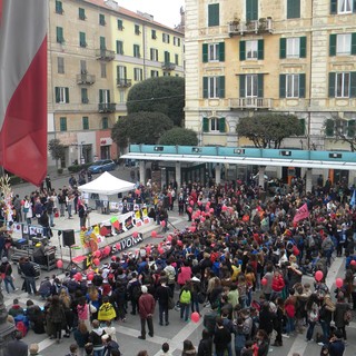 Centinaia di frutti d'impegno in Piazza Sisto a Savona: oggi ricordiamo le vittime di mafia Centinaia di frutti d'impegno in Piazza Sisto a Savona: oggi ricordiamo le vittime di mafia