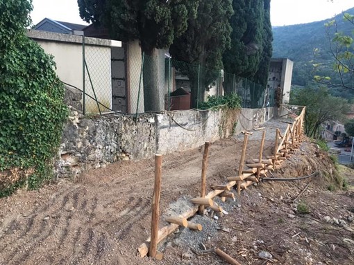Nuovo accesso per il cimitero del capoluogo di Tovo San Giacomo Nuovo accesso per il cimitero del capoluogo di Tovo San Giacomo