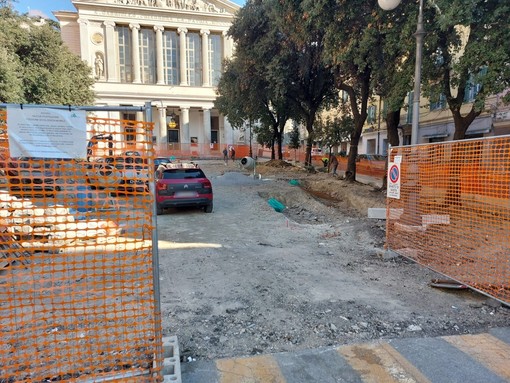 Restyling teatro Chiabrera, slitta il fine lavori: gli interventi su Piazza Diaz dovrebbero concludersi entro l'estate Restyling teatro Chiabrera, slitta il fine lavori: gli interventi su Piazza Diaz dovrebbero concludersi entro l'estate