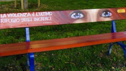 Una panchina per Loredana Colucci e contro la violenza sulle donne ad Albenga e Castellana Grotte