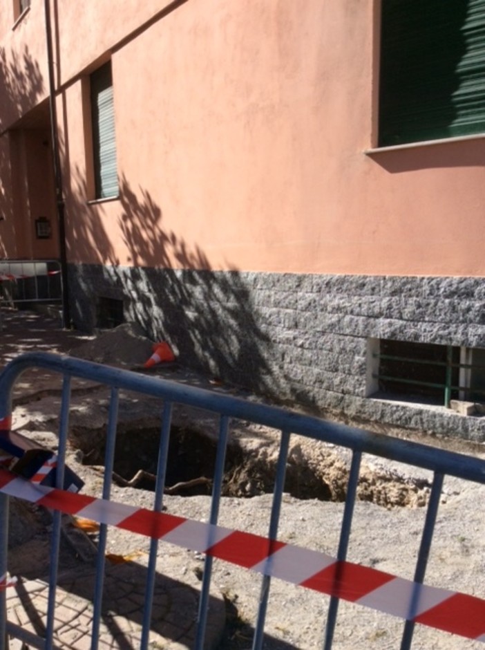 Albenga, lavori in corso in via dei Mille