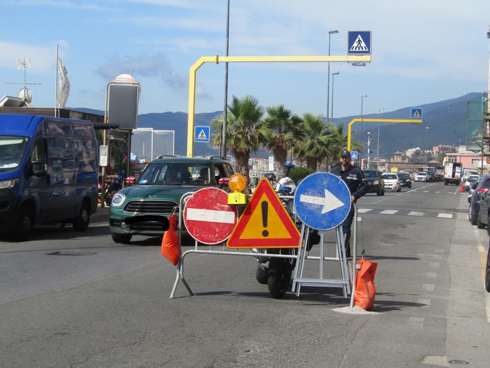 Rifacimento asfalti tra lo Scaletto e Corso Vittorio Veneto, traffico in tilt: Savona in ginocchio (FOTO)