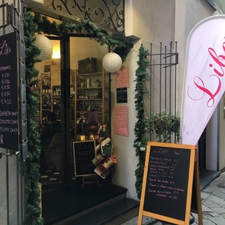 Savona, al caffè letterario Liber apericena completo a 10 euro