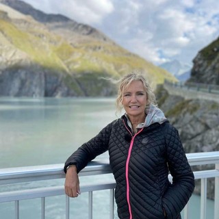 Andora, sarà Licia Colò l’ospite d’onore di “Azzurro pesce d’autore”. A  lei il “Premio azzurro” per il forte impegno a tutela dell’ambiente