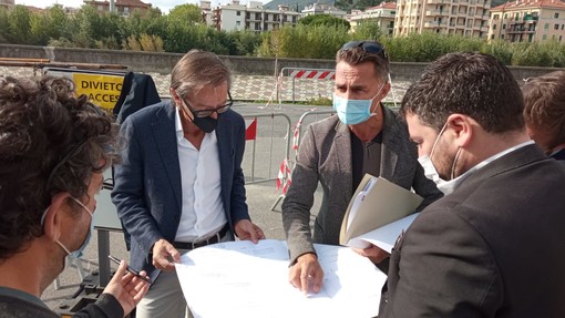 Il sopralluogo dell'Amministrazione comunale e dei tecnici incaricati Il sopralluogo dell'Amministrazione comunale e dei tecnici incaricati