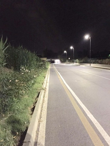 Albenga, illuminazione e marciapiedi nuovi dal  sottopassaggio al lungomare