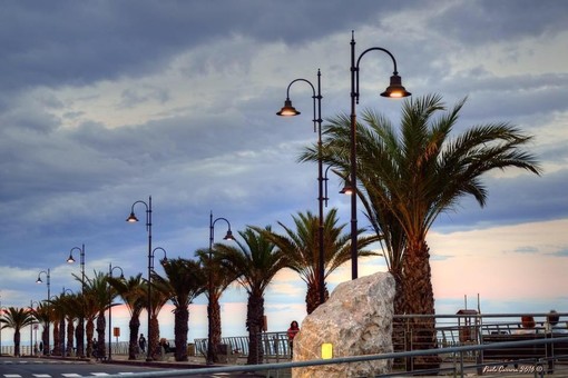 Albenga, nuove regole per i parcheggi: stop alla sosta dei camper sul lungomare, in piazza Bolla e via Einaudi