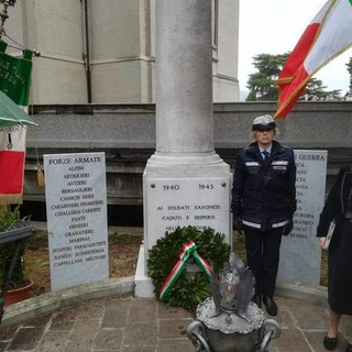 Savona, nel cimitero una lapide che ricorda il Fascismo. Il Pd attacca: "Gesto inqualificabile accomunare militari e camicie nere" Savona, nel cimitero una lapide che ricorda il Fascismo. Il Pd attacca: "Gesto inqualificabile accomunare militari e camicie nere"