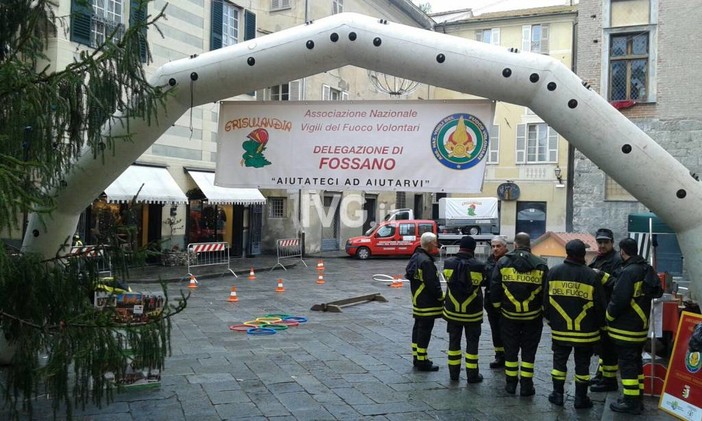 Albenga, domenica 6 gennaio la tradizionale "Befana dei Vigili del Fuoco" Albenga, domenica 6 gennaio la tradizionale "Befana dei Vigili del Fuoco"