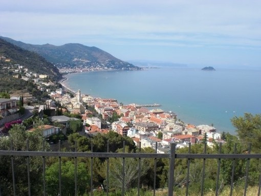 Laigueglia dice no all'IRPEF per i residenti Laigueglia dice no all'IRPEF per i residenti