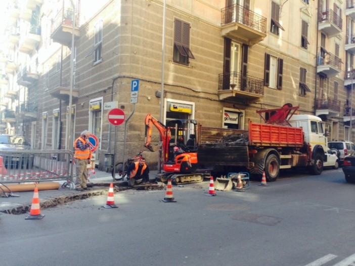 Savona, ultimi interventi post alluvione: in via Verdi lavori sulla rete fognaria