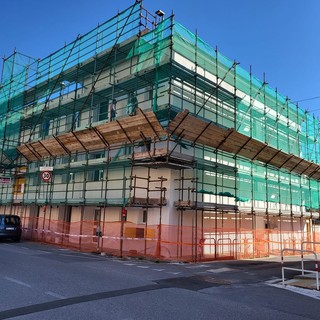 Lavori scuola primaria "Don Peluffo", l'opposizione: "I tempi si allungano sempre di più"