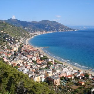 Torna a Laigueglia "Queste Piazze Davanti al Mare"