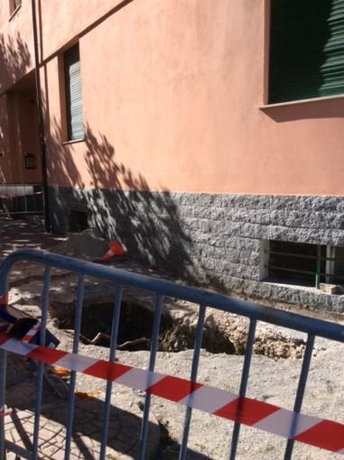 Albenga, lavori in corso in via dei Mille Albenga, lavori in corso in via dei Mille