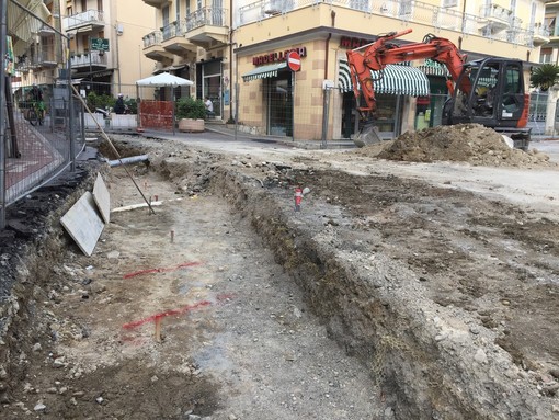 Finale Ligure: il lungomare Migliorini torna ad avere destinazione di parcheggio