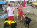 Albissola, non solo i bagnini nelle spiagge libere: a presidiare il litorale ritornano i cani di salvataggio