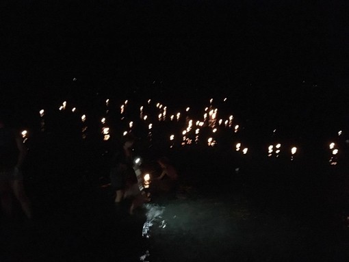 Savona, rimandata la posa dei lumini in mare per la tragedia di Genova Savona, rimandata la posa dei lumini in mare per la tragedia di Genova