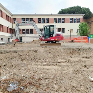 Riqualificazione dei giardini delle scuole di Celle: il Comune concede una proroga di 45 giorni per il fine lavori