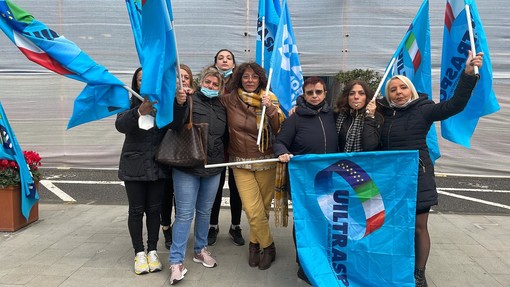 Recco, trovato l'accordo per la ricollocazione delle tre lavoratrici della Grattacaso di Savona