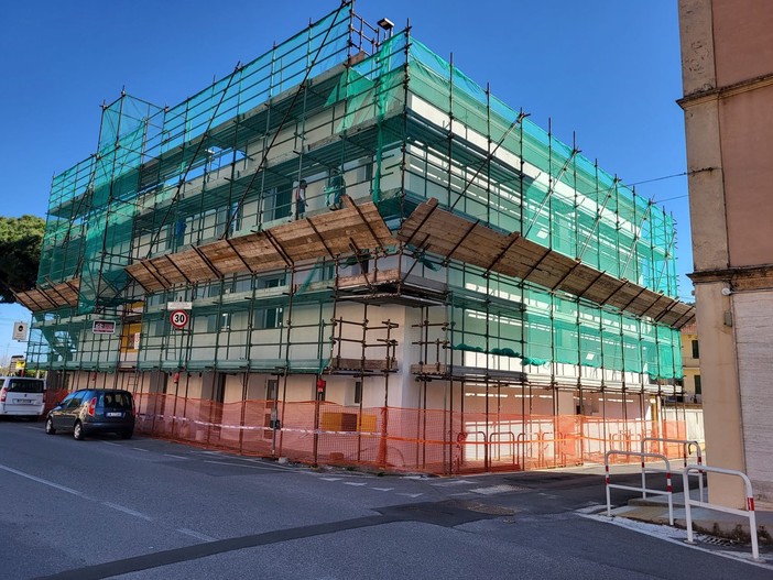 Lavori scuola primaria "Don Peluffo", l'opposizione: "I tempi si allungano sempre di più"