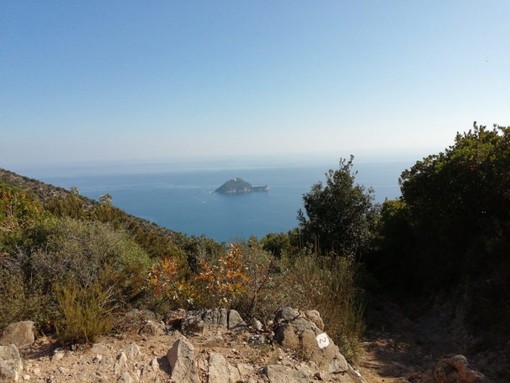Da Ceriale un trekking sulle cime del Monte Acuto: appuntamento per domenica 1° maggio dopo il rinvio per maltempo con la guida ambientale escursionistica Marian Mocanu Da Ceriale un trekking sulle cime del Monte Acuto: appuntamento per domenica 1° maggio dopo il rinvio per maltempo con la guida ambientale escursionistica Marian Mocanu