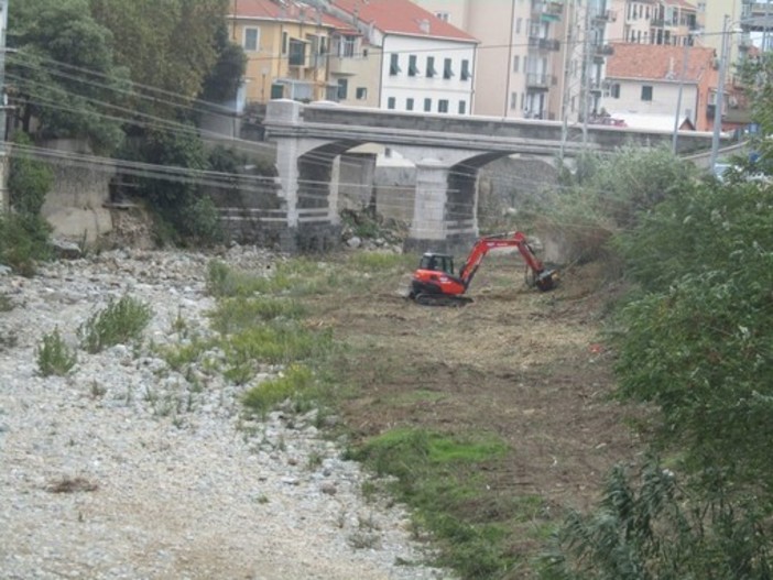 Pulizia torrente Letimbro e rii a Savona, Russo respinge al mittente gli attacchi: "Si fa leva sulla legittima preoccupazione della popolazione" Pulizia torrente Letimbro e rii a Savona, Russo respinge al mittente gli attacchi: "Si fa leva sulla legittima preoccupazione della popolazione"