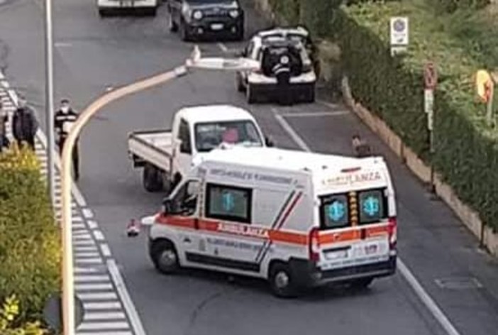 Loano, ancora un incidente in via Olivette: i residenti chiedono l'intervento dell'amministrazione