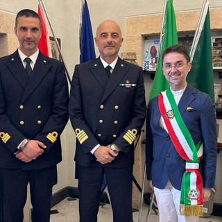 Loano, il comandante provinciale della Capitaneria di Porto in visita a Palazzo Doria