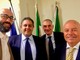 Bufera tweet, gli alleati a fianco di Toti: "Polemica strumentale su sintesi infelice, ora servono unità e concretezza" Bufera tweet, gli alleati a fianco di Toti: "Polemica strumentale su sintesi infelice, ora servono unità e concretezza"
