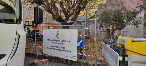 Borghetto S. Spirito, iniziati i lavori di riqualificazione dell'area antistante Torre Rossa Borghetto S. Spirito, iniziati i lavori di riqualificazione dell'area antistante Torre Rossa