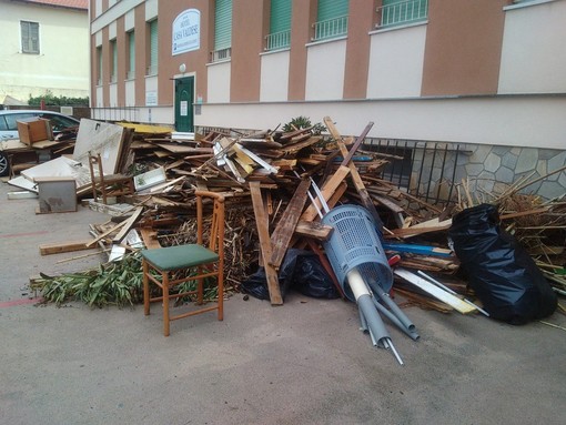 Lunardon e De Vincenzi dopo sopralluogo nel ponente ligure colpito dal maltempo: “Balneari in ginocchio, servono proroga delle concessioni e procedure snelle per la ricostruzione”