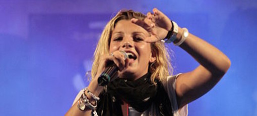 Insulti alla cantante Emma Marrone da un consigliere leghista: il "Comitato per gli Immigrati e contro ogni forma di discriminazione" si schiera con lei