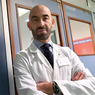 Calciatori positivi al Covid nel Genoa, Bassetti: "Può essere la Waterloo dei tamponi"