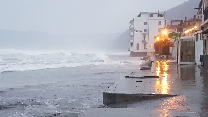 Alassio, mareggiata del 23/24 novembre: scade il 20 dicembre la possibilità di segnalare i danni Alassio, mareggiata del 23/24 novembre: scade il 20 dicembre la possibilità di segnalare i danni