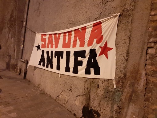 Antifascisti vs Casapound: nuovo sit-in di protesta in via San Lorenzo Antifascisti vs Casapound: nuovo sit-in di protesta in via San Lorenzo