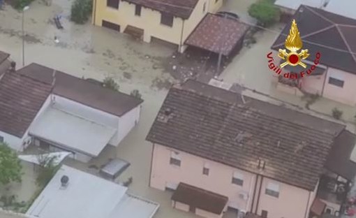 Protezione civile, in partenza seconda missione ligure con 10 squadre per aiutare la popolazione emiliana Protezione civile, in partenza seconda missione ligure con 10 squadre per aiutare la popolazione emiliana