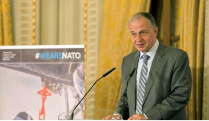 Il romeno Mircea Geoana è stato nominato Vice Segretario generale della NATO Il romeno Mircea Geoana è stato nominato Vice Segretario generale della NATO