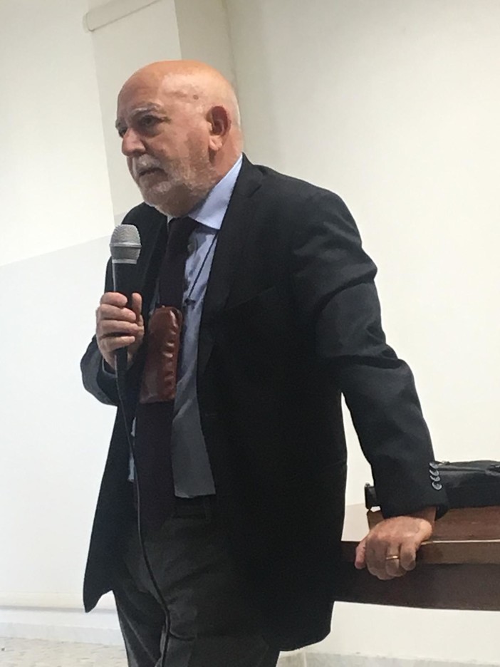 Savona, il magistrato Vittorio Teresi incontra gli studenti del "Ferraris Pancaldo" Savona, il magistrato Vittorio Teresi incontra gli studenti del "Ferraris Pancaldo"