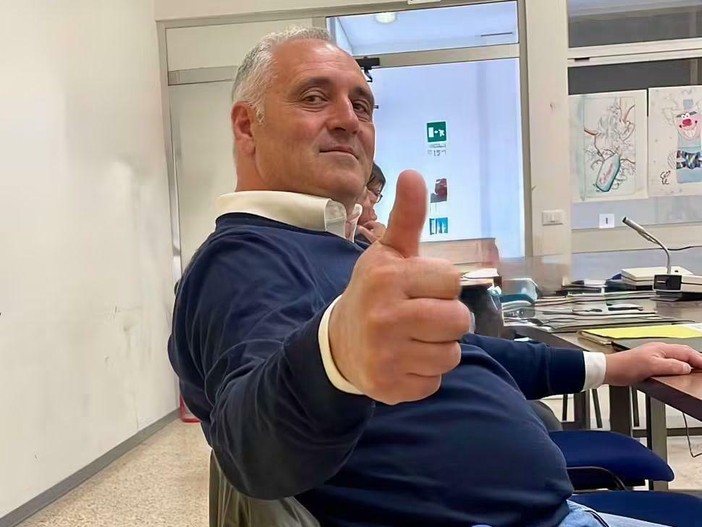 Albisola, malore per il sindaco Garbarini: "Il peggio della disavventura è alle spalle, leggere il vostro affetto e l'incoraggiamento sono una strepitosa medicina" Albisola, malore per il sindaco Garbarini: "Il peggio della disavventura è alle spalle, leggere il vostro affetto e l'incoraggiamento sono una strepitosa medicina"