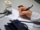 Medici pubblici in servizio intramoenia nelle strutture private. Cgil : "Emendamento da ritirare subito"