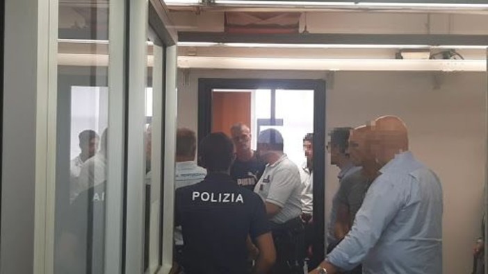 Omicidio del karaoke, l'amica che ha ospitato Massari: "Giocava con mia figlia, era felice con lei" Omicidio del karaoke, l'amica che ha ospitato Massari: "Giocava con mia figlia, era felice con lei"