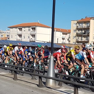 Albenga in festa saluta la "Milano-Sanremo" (FOTO e VIDEO)