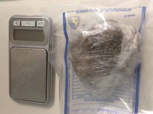 Alassio, trovato in possesso di un etto di marijuana. Arrestato Alassio, trovato in possesso di un etto di marijuana. Arrestato