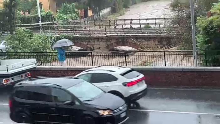 L'allagamento in piazza canonico Morelli