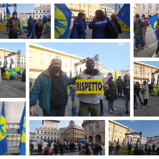 Infermieri in piazza a Genova, "Non siamo eroi, ma dopo due anni di pandemia vorremmo rispetto" (Foto e Video)